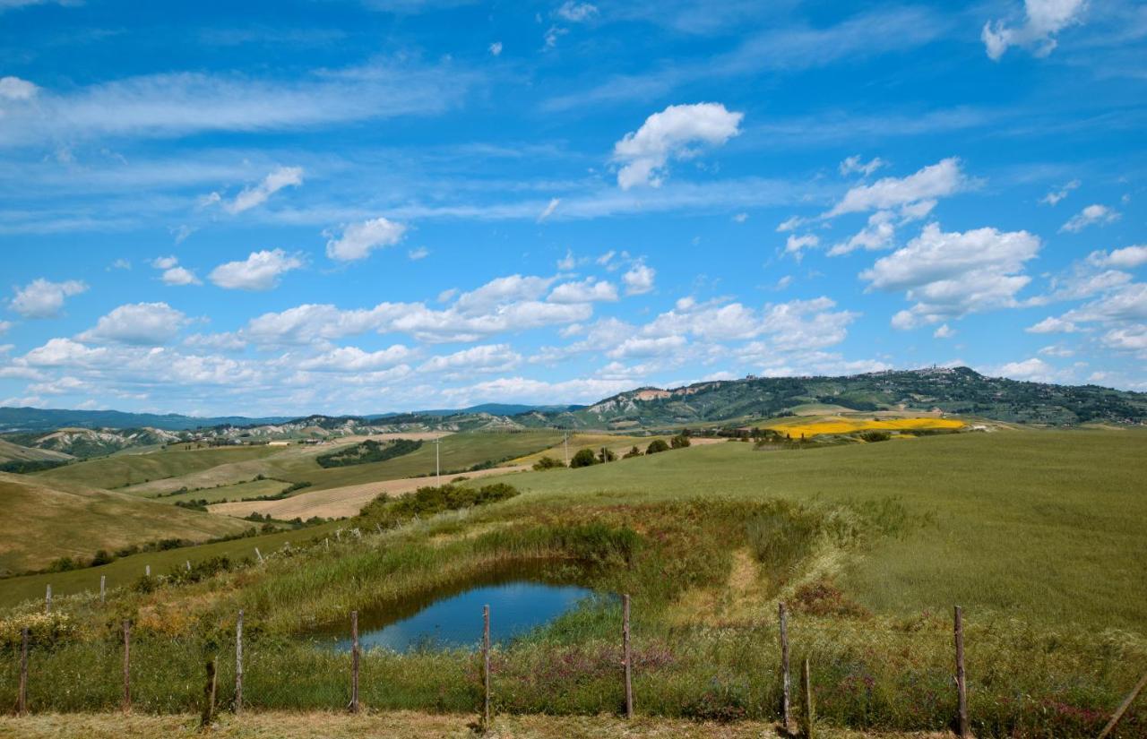 I Tre Casali Apartment Volterra Bagian luar foto