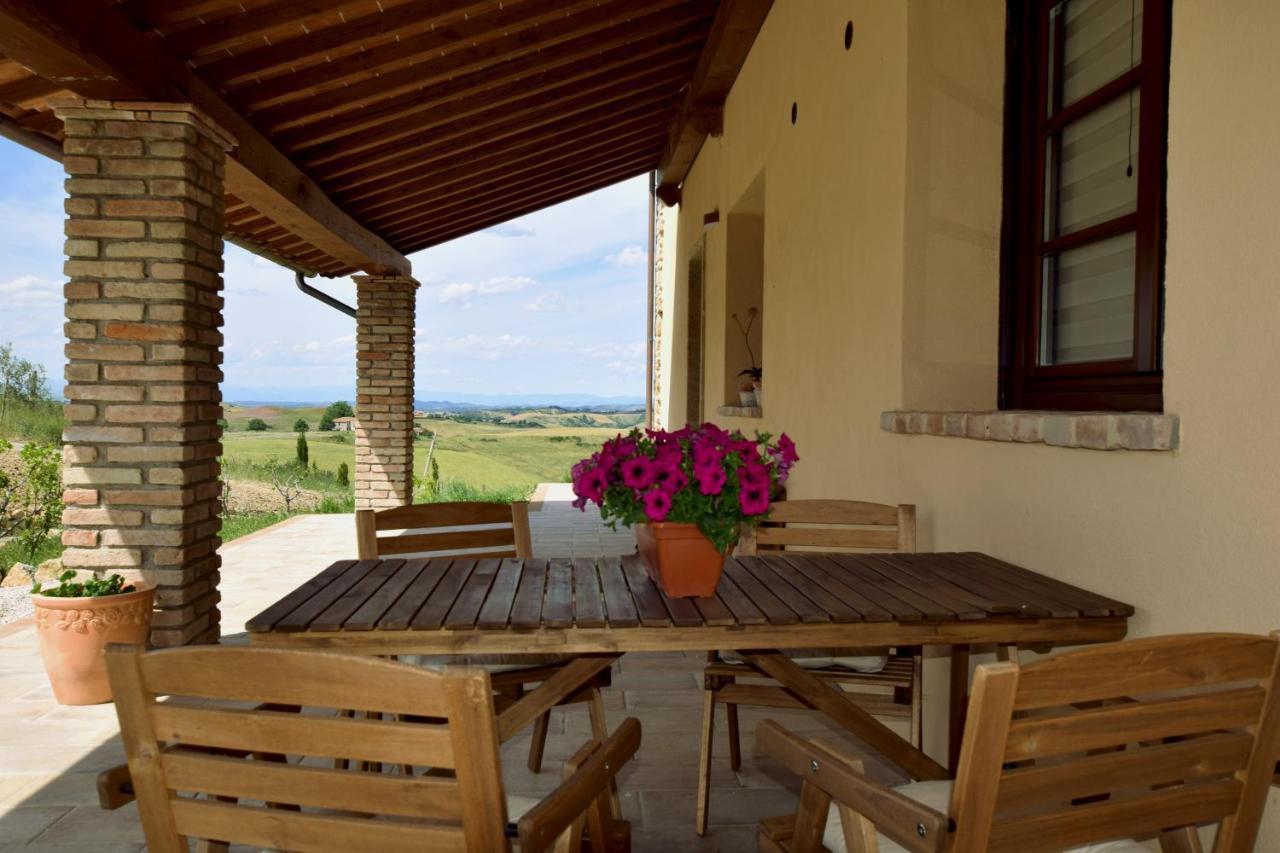 I Tre Casali Apartment Volterra Bagian luar foto