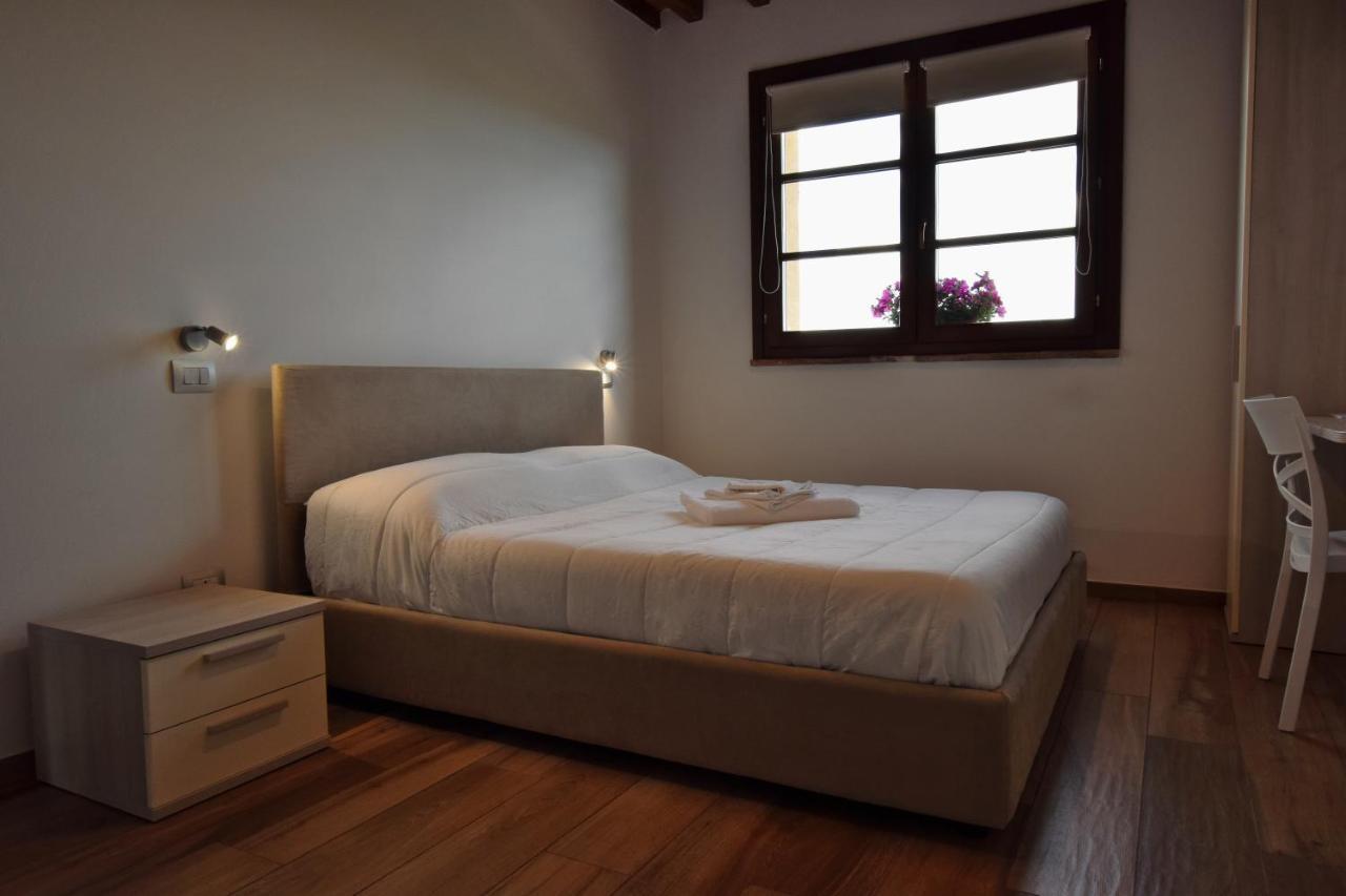 I Tre Casali Apartment Volterra Bagian luar foto