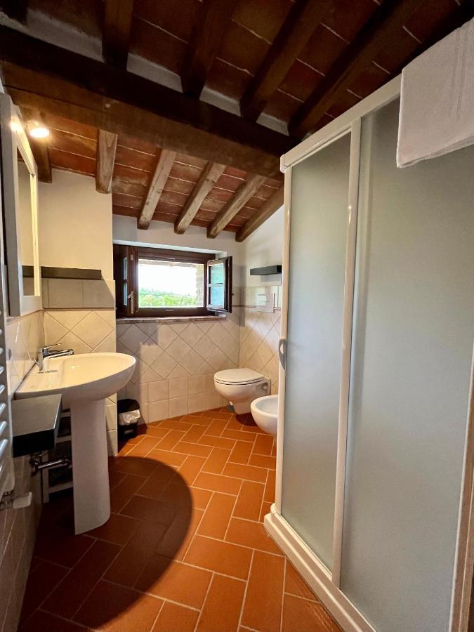 I Tre Casali Apartment Volterra Bagian luar foto