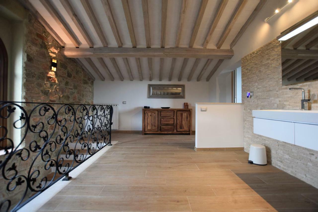 I Tre Casali Apartment Volterra Bagian luar foto