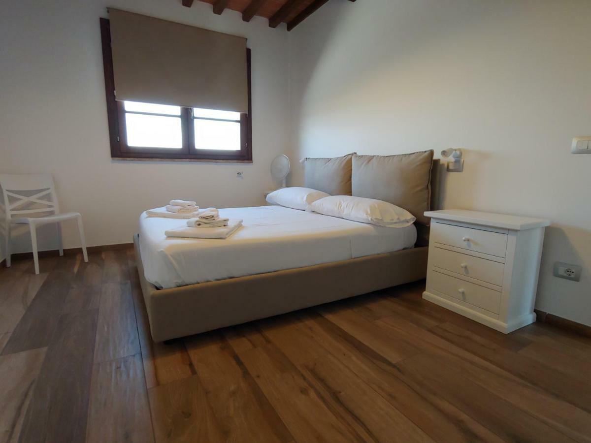 I Tre Casali Apartment Volterra Bagian luar foto